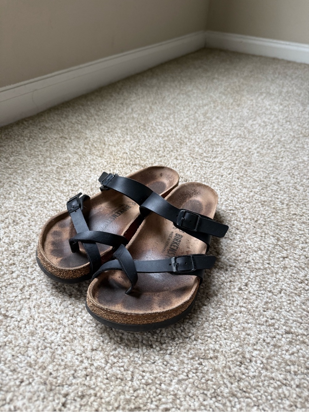 Birkenstock Black Leather Strappy Toe-Ring Sandals